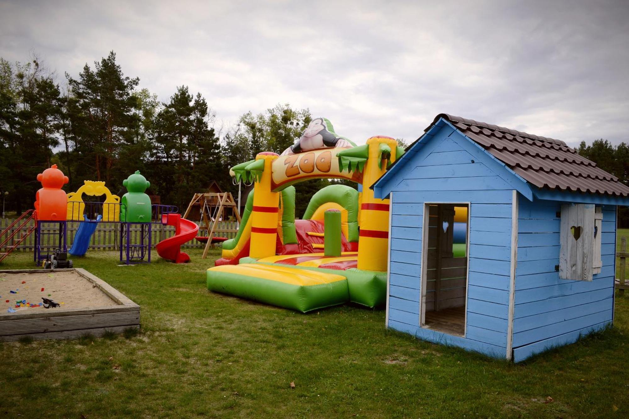 Camping Szczecinek Domy Wypoczynkowe Buitenkant foto