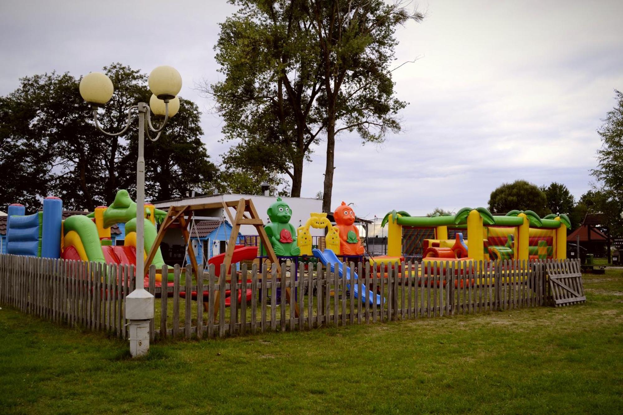Camping Szczecinek Domy Wypoczynkowe Buitenkant foto